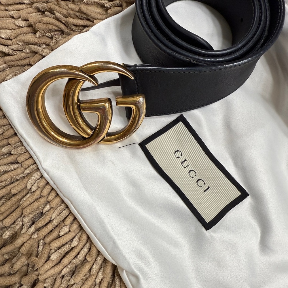 Gucci Black Leather Belt with Gold GG Buckle